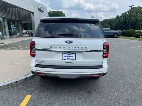 Used 2024 Ford Expedition Limited AWD/4WD image 5