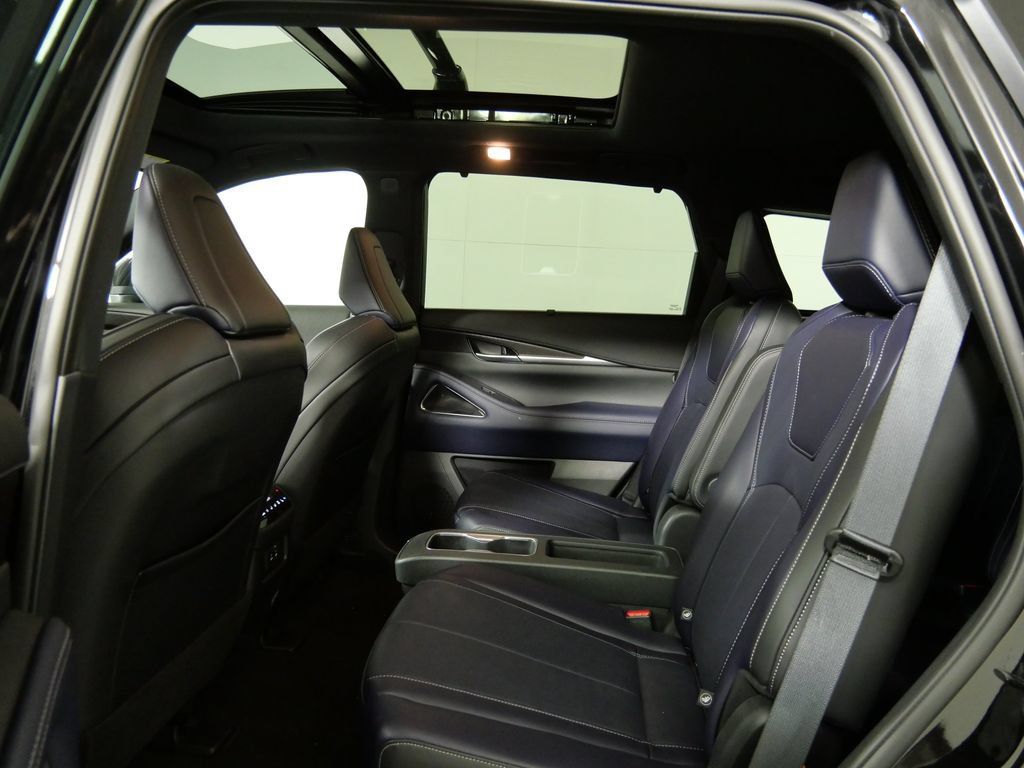 Certified 2026 INFINITI QX60 Sport w/ Dark Cargo Package AWD/4WD image 21