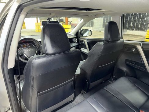 Used 2015 Toyota RAV4 Limited AWD/4WD image 29