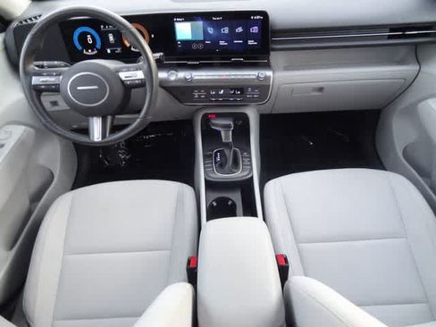Used 2025 Hyundai Kona SEL FWD image 12