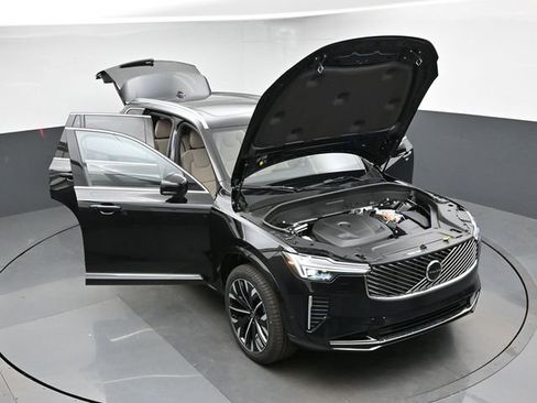 New 2026 Volvo XC90 T8 Plus w/ Protection Package Premier AWD/4WD image 51