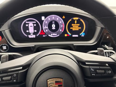 Certified 2024 Porsche Cayenne AWD/4WD image 31