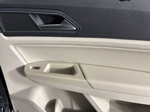 Used 2019 Volkswagen Atlas SE FWD image 17