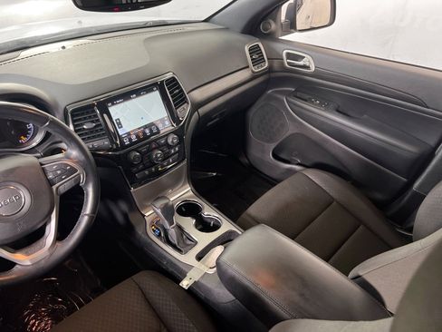 Used 2022 Jeep Grand Cherokee Laredo E image 22