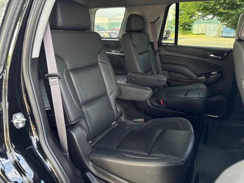 Used 2017 GMC Yukon SLT w/ Premium Edition AWD/4WD image 48