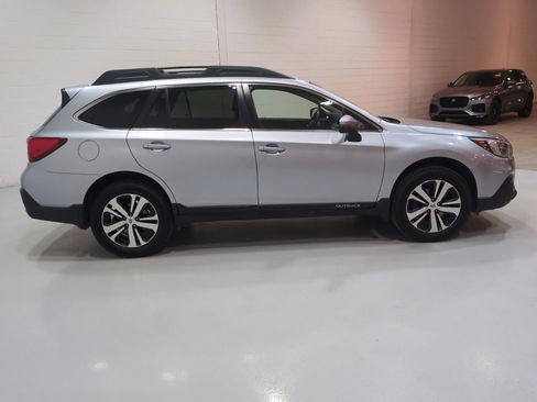Used 2019 Subaru Outback 2.5i Limited w/ Popular Package #2 AWD/4WD image 2