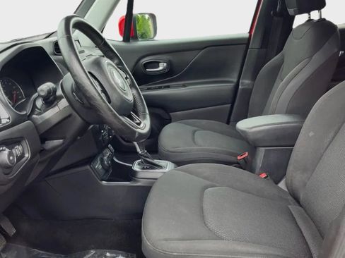 Used 2019 Jeep Renegade Altitude w/ Quick Order Package 2XM AWD/4WD image 11