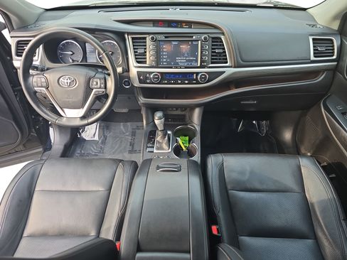Used 2018 Toyota Highlander Limited image 9