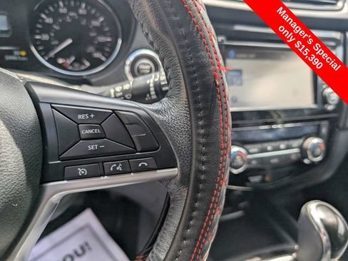 Used 2017 Nissan Rogue SL AWD/4WD image 17