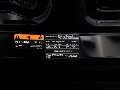 Used 2025 Porsche Taycan RWD image 38