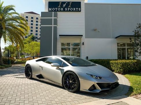 Used 2020 Lamborghini Huracan EVO image 91