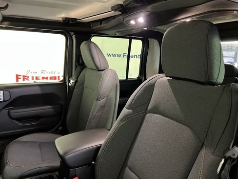 New 2026 Jeep Gladiator Sport image 8