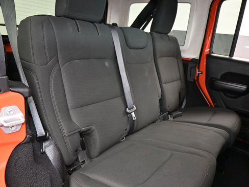 Used 2018 Jeep Wrangler Unlimited Sport S image 39