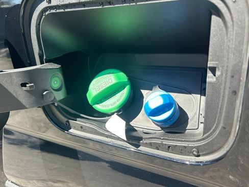 New 2026 Ford F250 Lariat w/ Black Appearance Package image 37