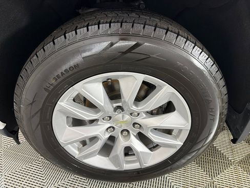 Used 2020 Chevrolet Silverado 1500 Custom w/ Custom Value Package image 11