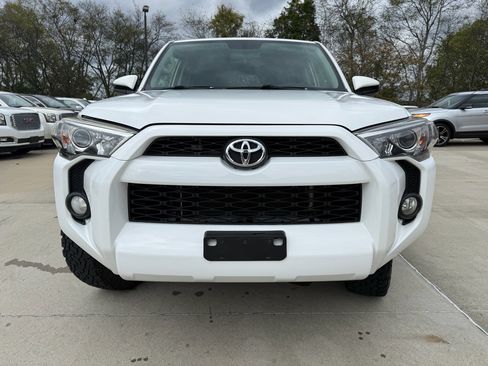 Used 2018 Toyota 4Runner SR5 Premium image 2