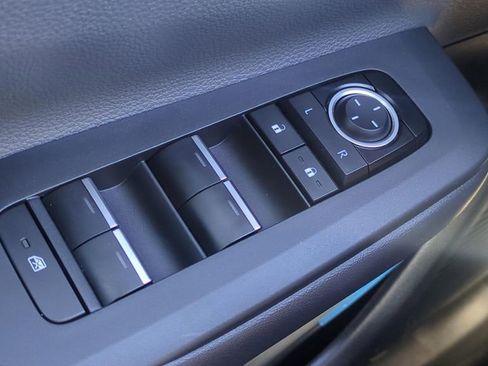 Used 2024 Toyota Prius XLE FWD image 18