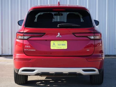 Used 2022 Mitsubishi Outlander SE image 47