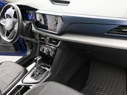 Used 2023 Volkswagen Taos SE w/ Panoramic Sunroof Package FWD image 30