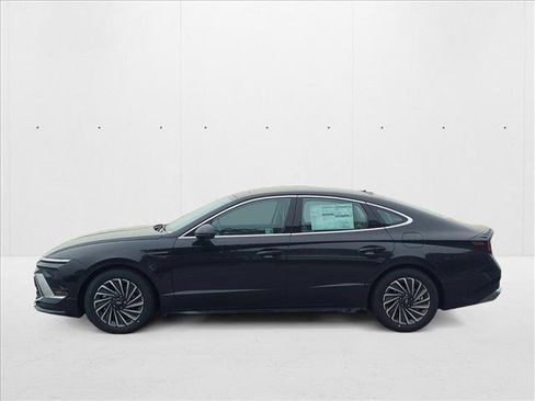 New 2025 Hyundai Sonata Limited image 10