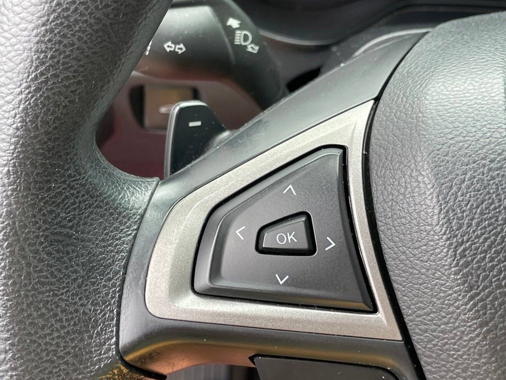 Used 2019 Ford Fusion SE FWD image 15