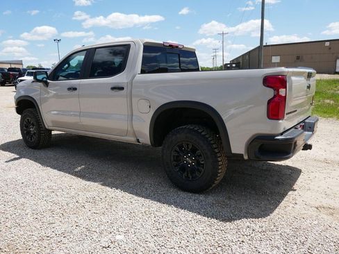 New 2026 Chevrolet Silverado 1500 ZR2 w/ Dark Appearance Package AWD/4WD image 9