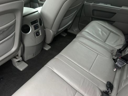 Used 2010 Honda Pilot EX-L image 25