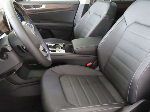 New 2025 Volkswagen Atlas SEL image 12