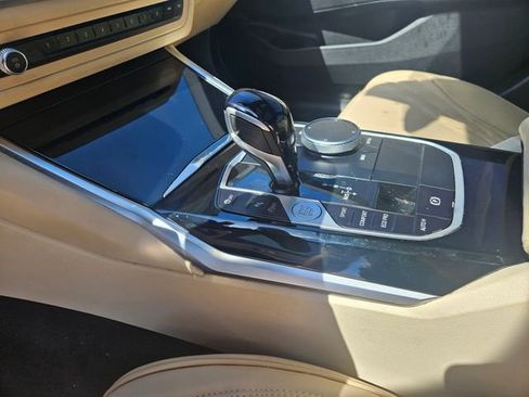 Used 2019 BMW 330i Sedan w/ Convenience Package image 25