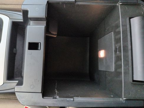 Used 2020 Ford Explorer XLT w/ Comfort Package image 26