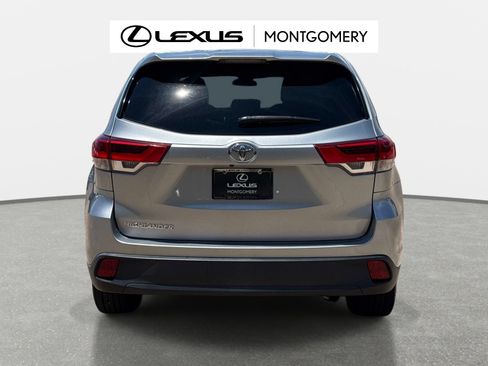 Used 2019 Toyota Highlander LE FWD image 4