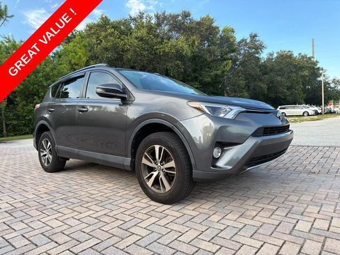 Used 2017 Toyota RAV4 XLE FWD image 1