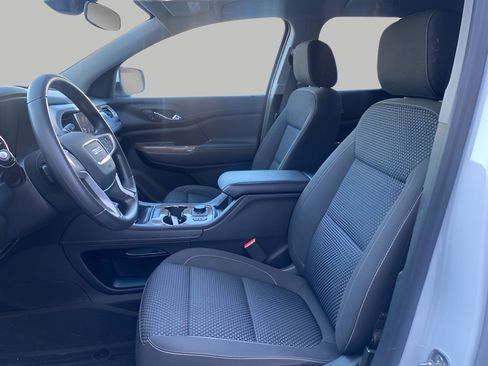 Used 2023 GMC Acadia SLE w/ Driver Convenience Package image 8