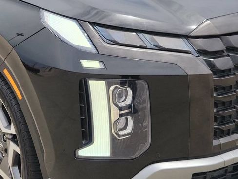 Used 2024 Hyundai Palisade Limited FWD image 9