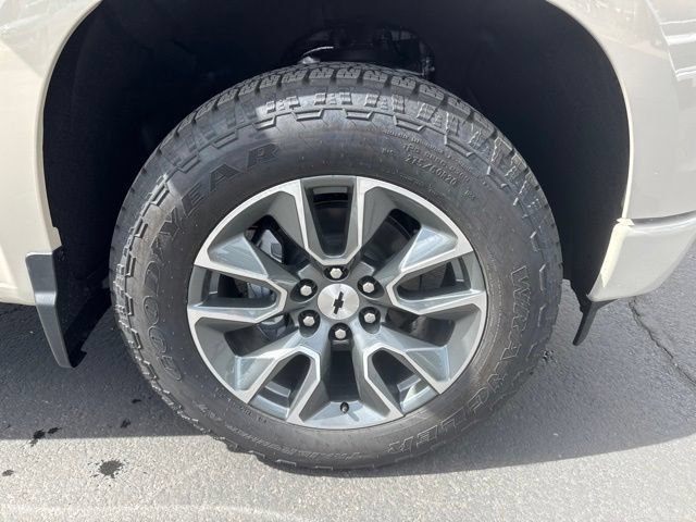 New 2026 Chevrolet Silverado 1500 RST w/ Safety Package AWD/4WD image 9