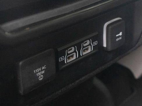 Used 2023 Jeep Wagoneer L Series II AWD/4WD image 25