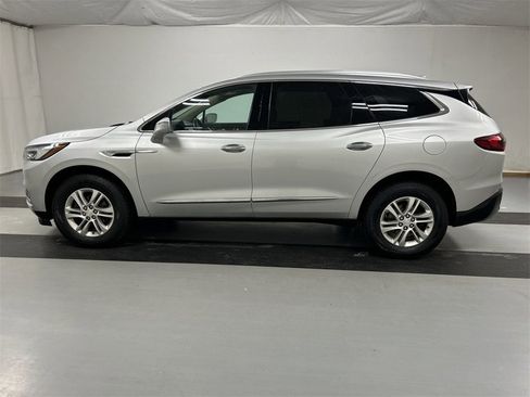 Used 2020 Buick Enclave Essence image 5