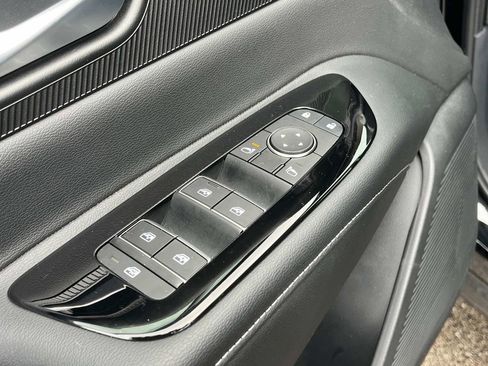 Certified 2025 Nissan Murano SV image 33