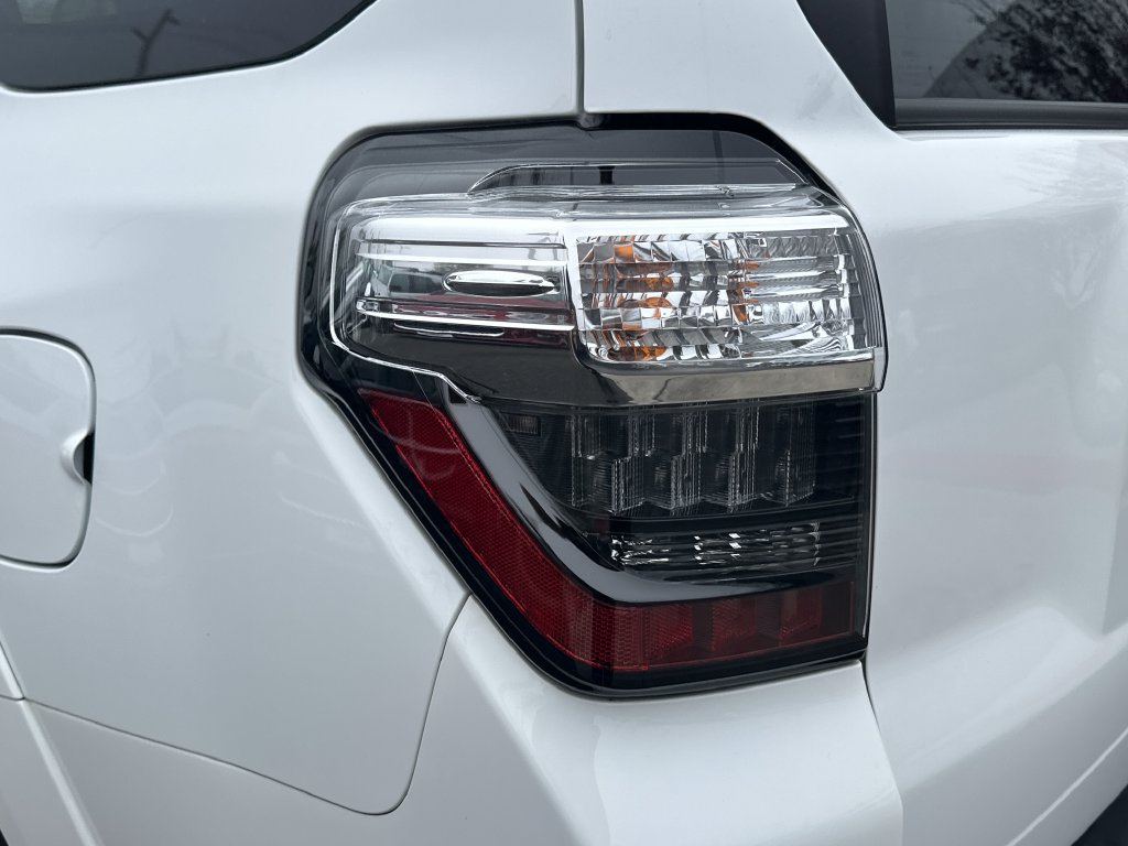Certified 2024 Toyota 4Runner TRD Off-Road Premium AWD/4WD image 10