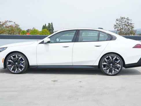 New 2026 BMW 530i w/ Executive Package image 4