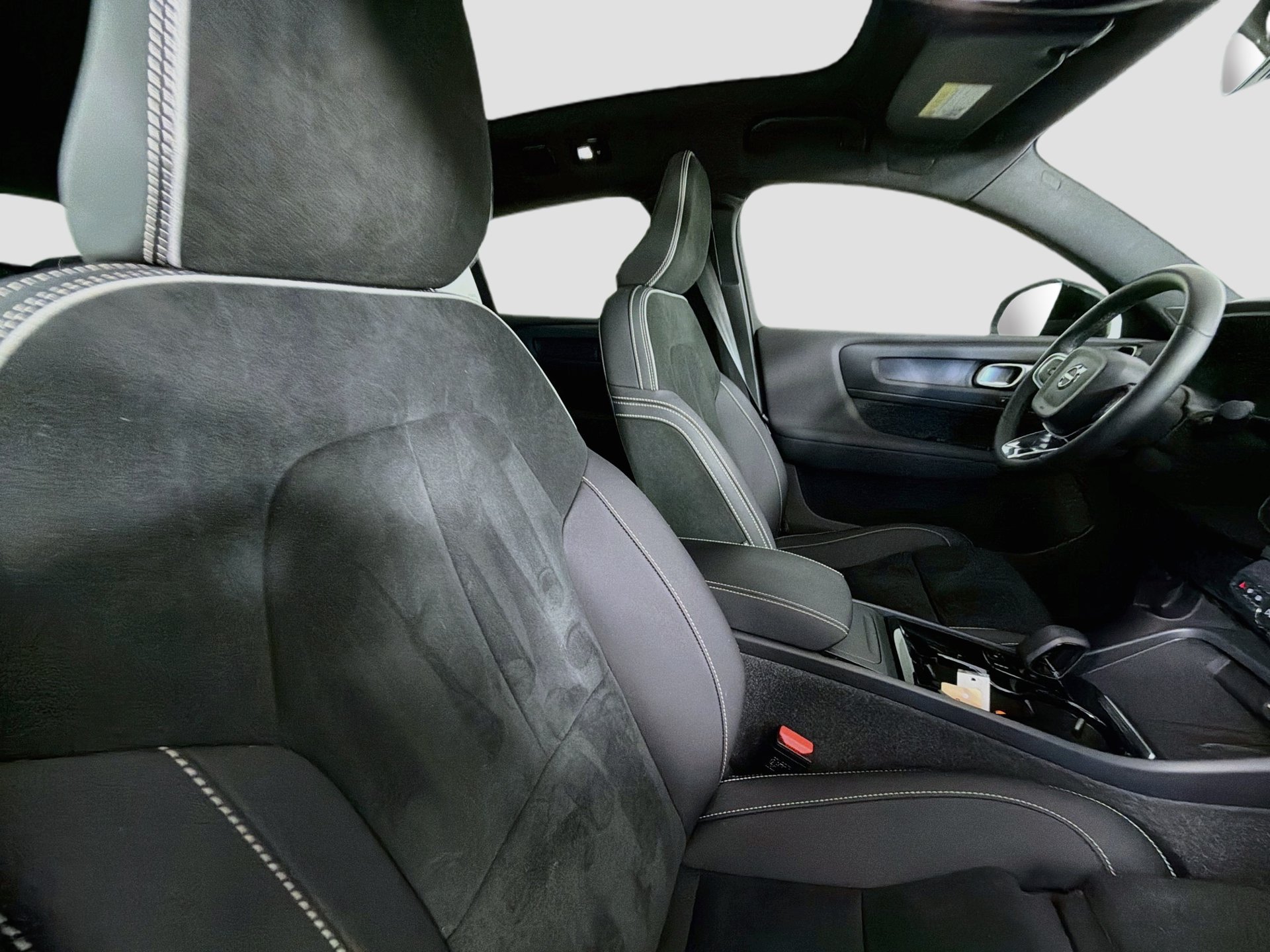Certified 2023 Volvo C40 P8 Recharge Ultimate AWD/4WD image 29