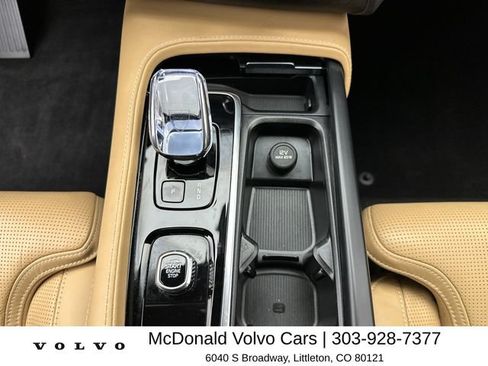 Certified 2025 Volvo XC90 T8 Ultra w/ Lounge Package AWD/4WD image 20
