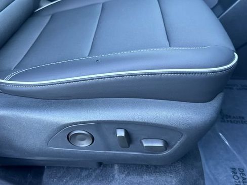 Used 2025 Buick Enclave Preferred FWD image 24