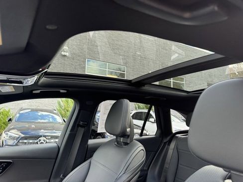 Used 2025 Mercedes-Benz GLC 300 4MATIC image 22