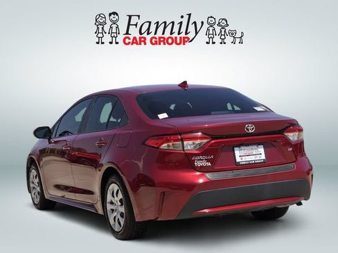 Used 2022 Toyota Corolla LE FWD image 3