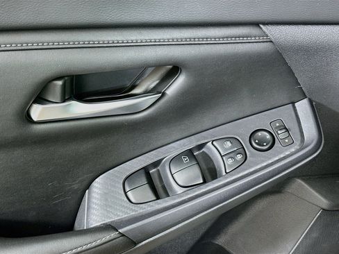 Used 2024 Nissan Sentra SV FWD image 15