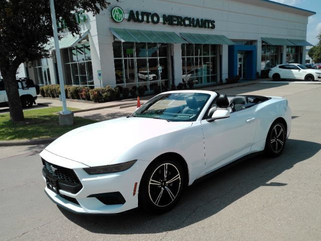 Used 2025 Ford Mustang Premium RWD image 1