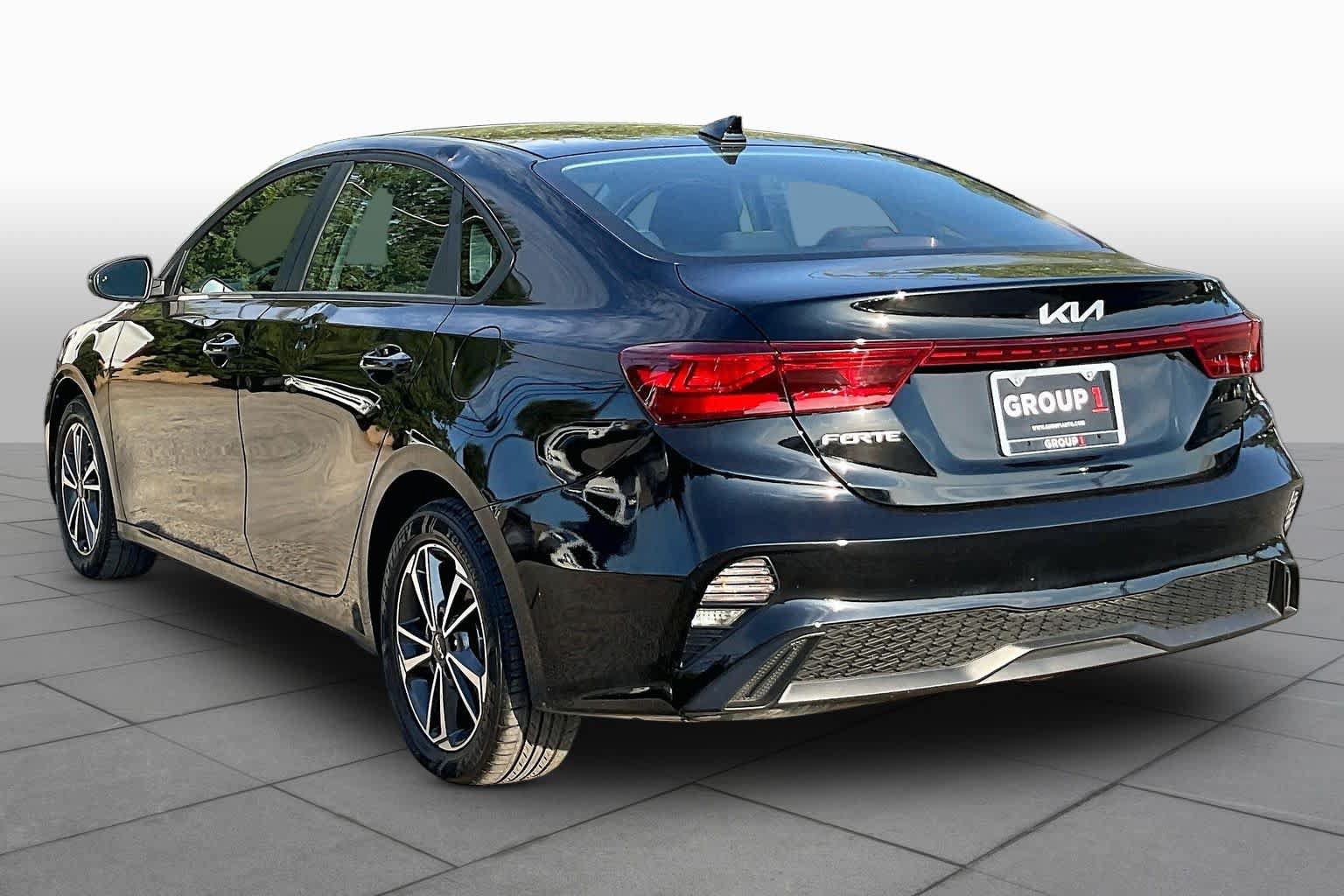 Used 2024 Kia Forte LXS w/ LXS Technology Package FWD image 11