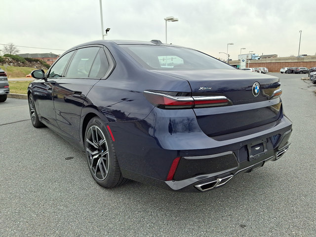 Certified 2023 BMW 760i xDrive AWD/4WD image 5