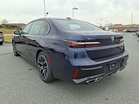 Certified 2023 BMW 760i xDrive AWD/4WD image 5